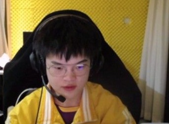 和平精英令儿直播地址 最强令儿灵敏度设置